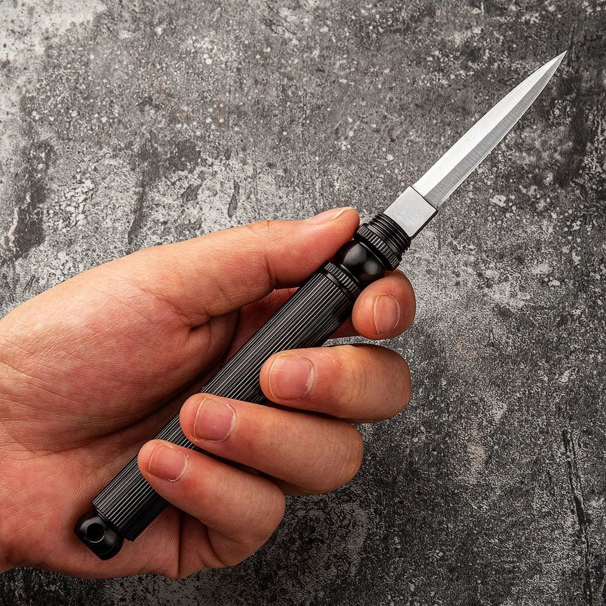 š„Multifunctional self-defense window breaking tool folding knifeć2 Pcsć